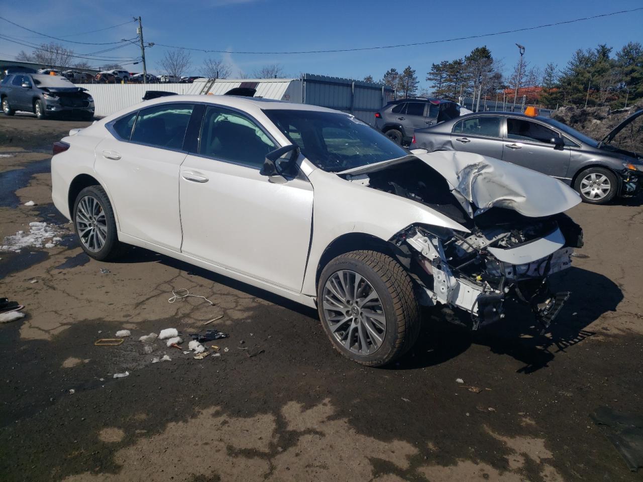 2021 Lexus ES - Image 4
