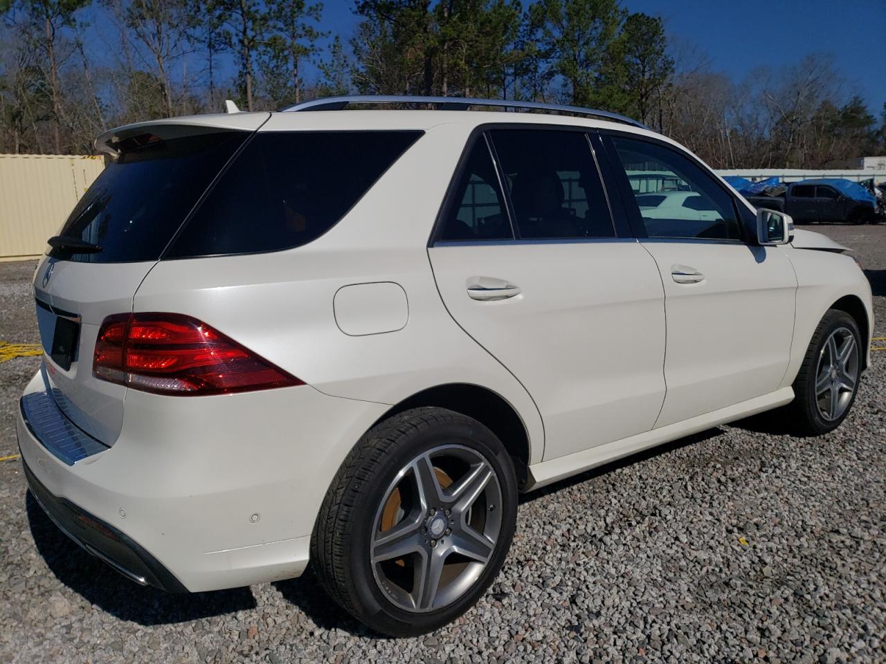 2016 Mercedes-Benz GLE - Image 3
