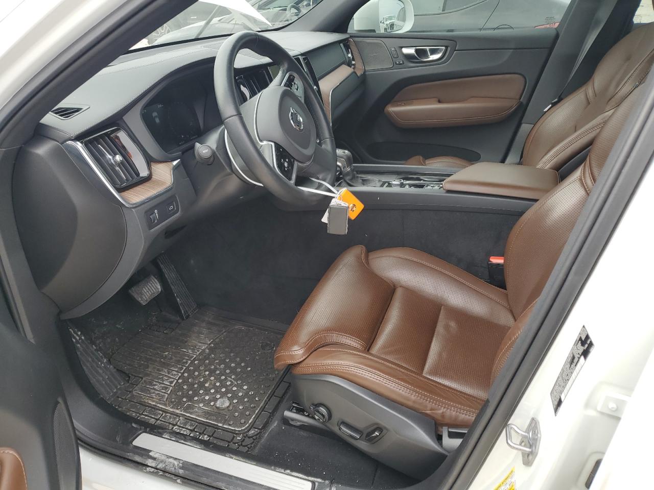 2021 Volvo XC60 - Image 7