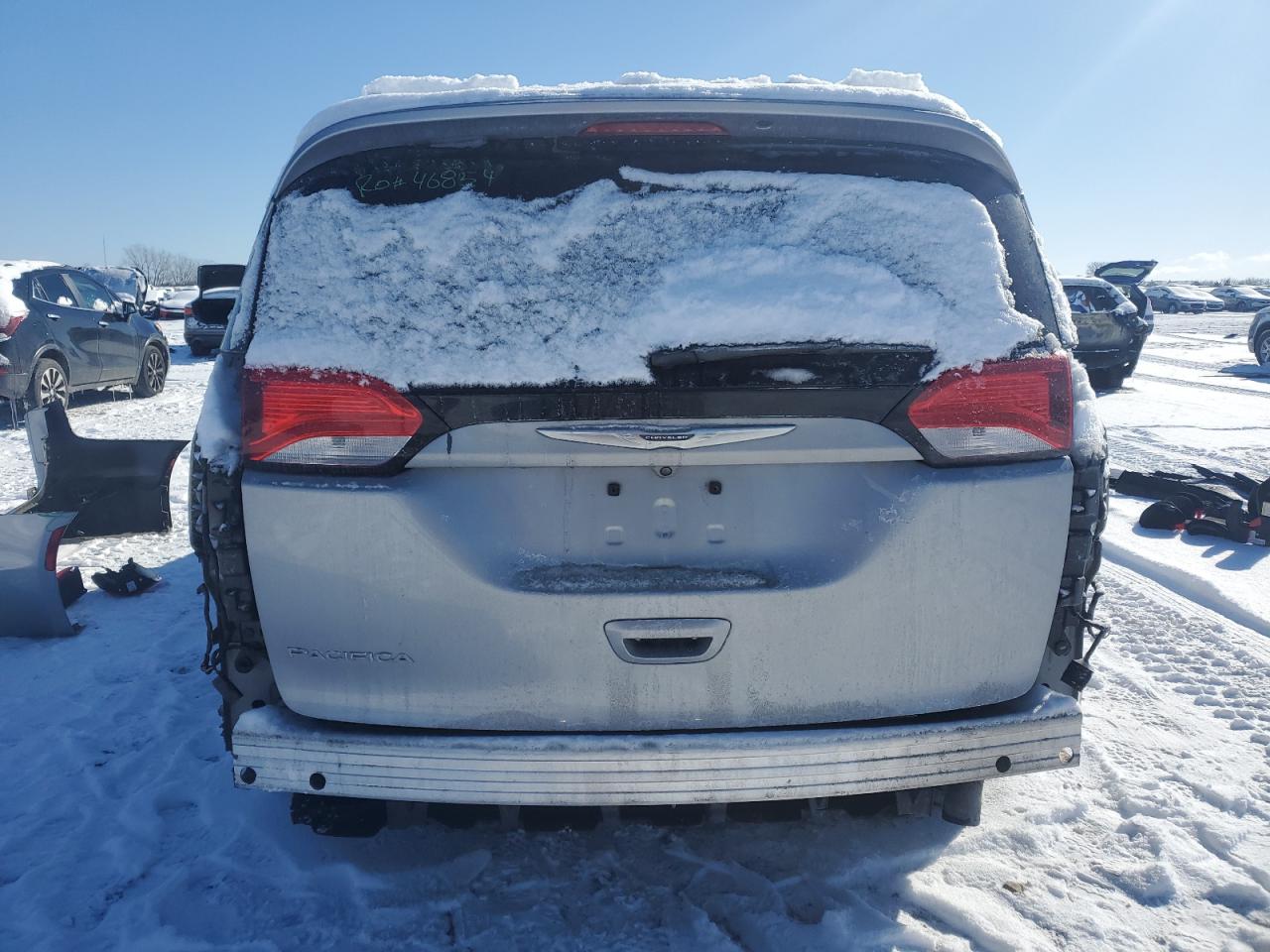 2018 Chrysler Pacifica - Image 6