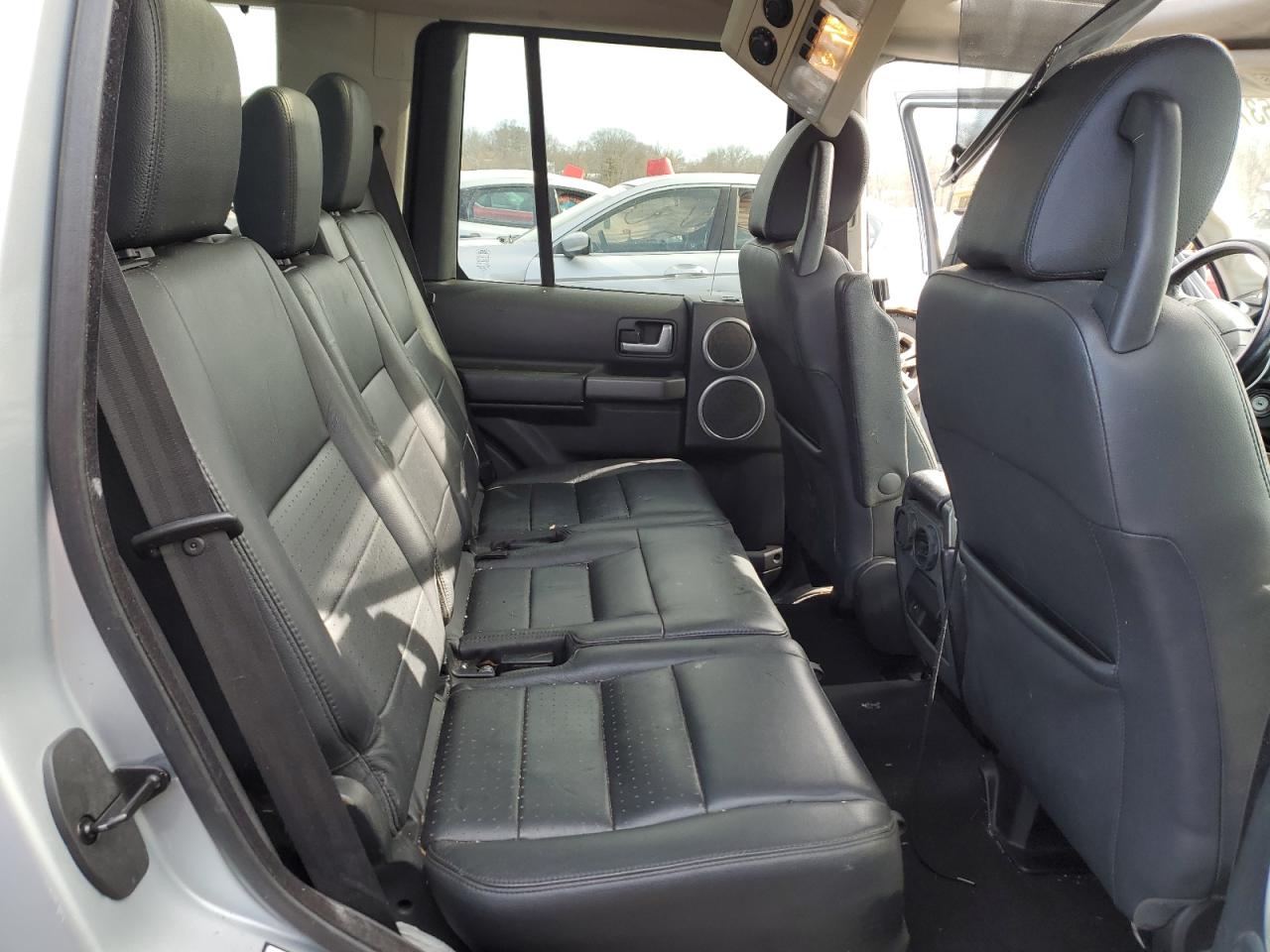 2006 Land Rover LR3 - Image 11