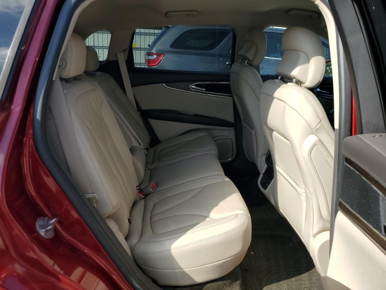 2017 Lincoln MKX - Image 10