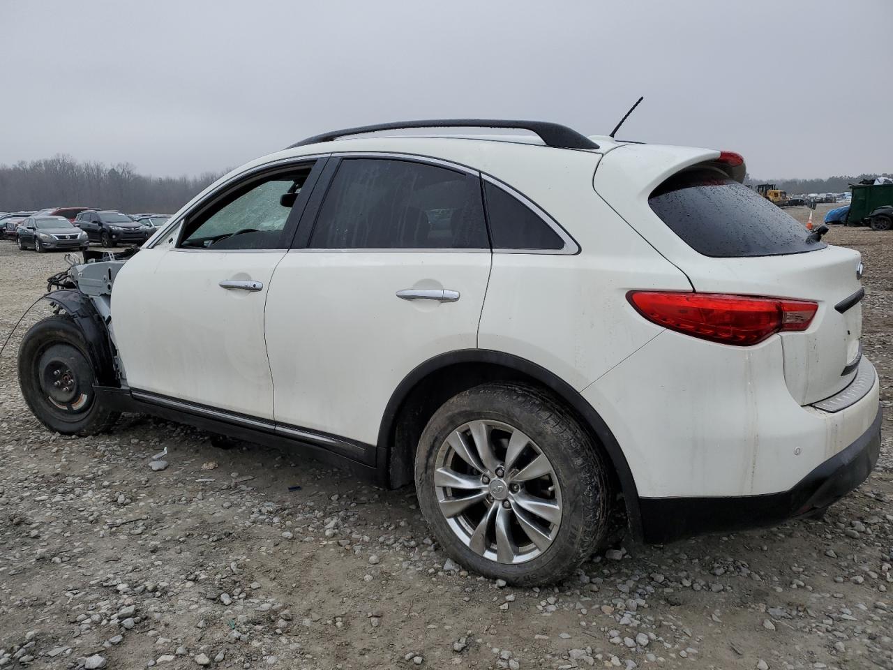 2016 Infiniti QX70 - Image 2