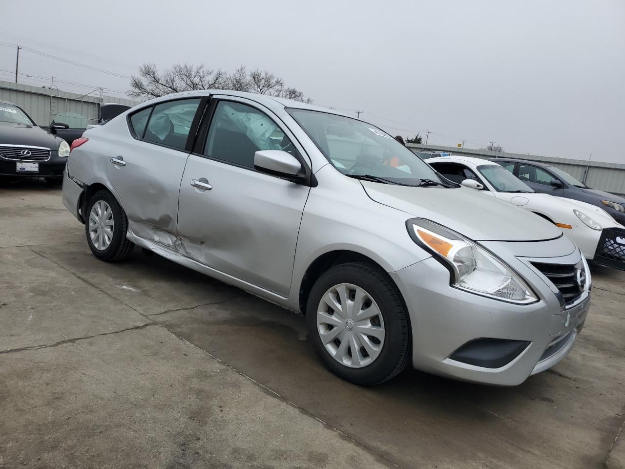 2016 Nissan Versa - Image 4