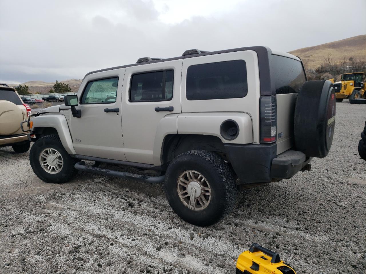 2006 Hummer H3 - Image 2