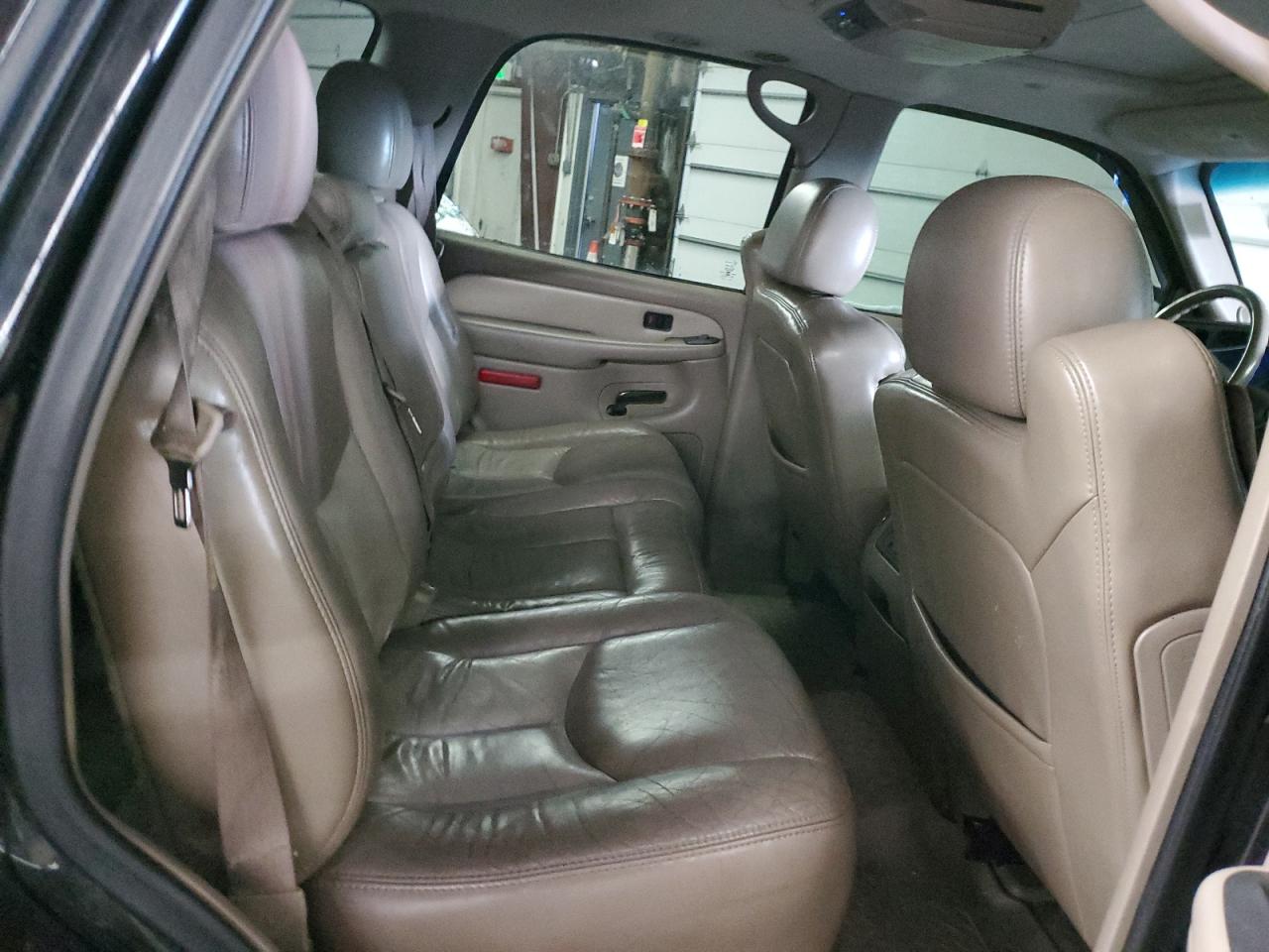 2004 GMC Yukon - Image 11