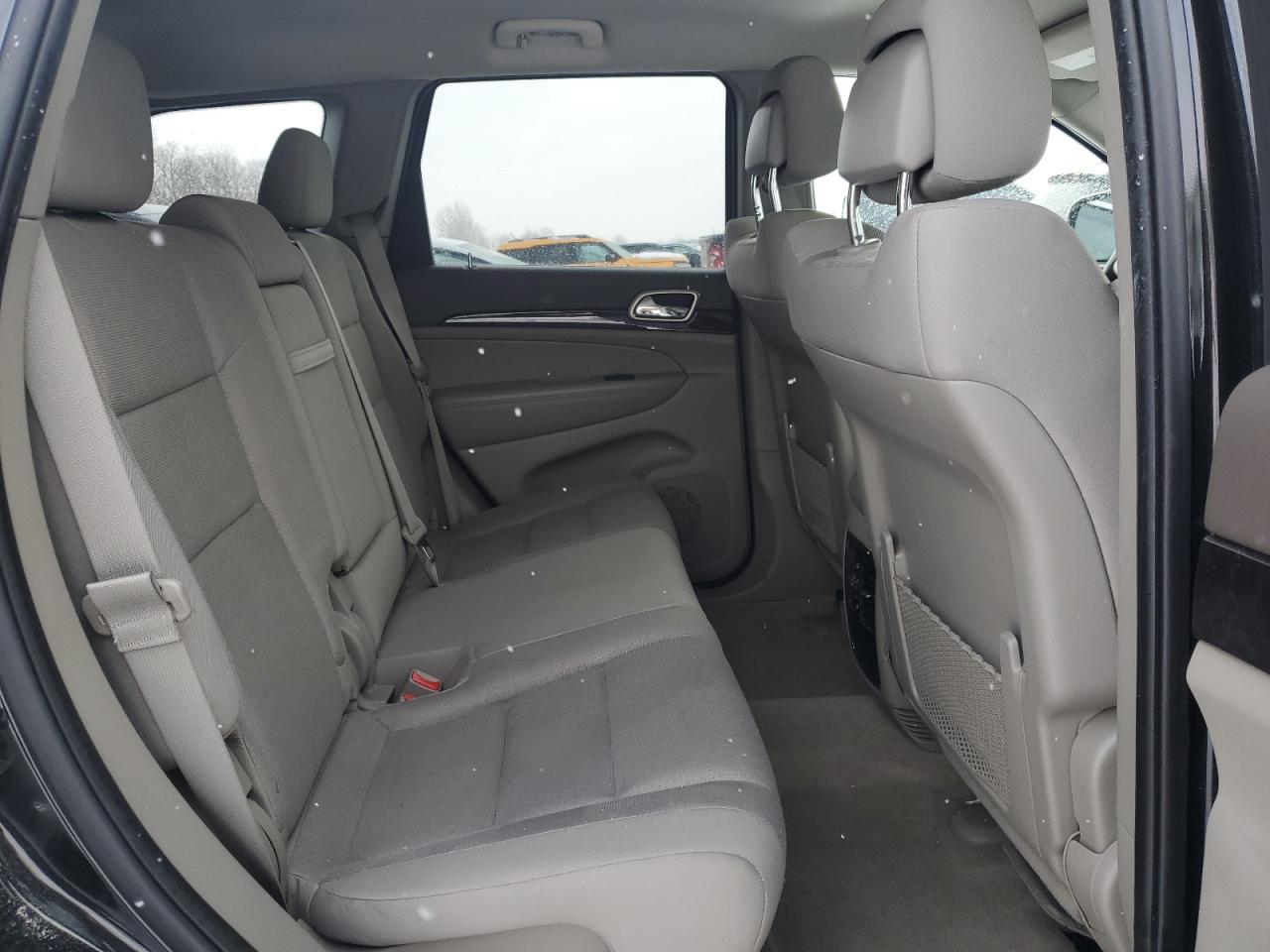 2012 Jeep Grand Cherokee - Image 11
