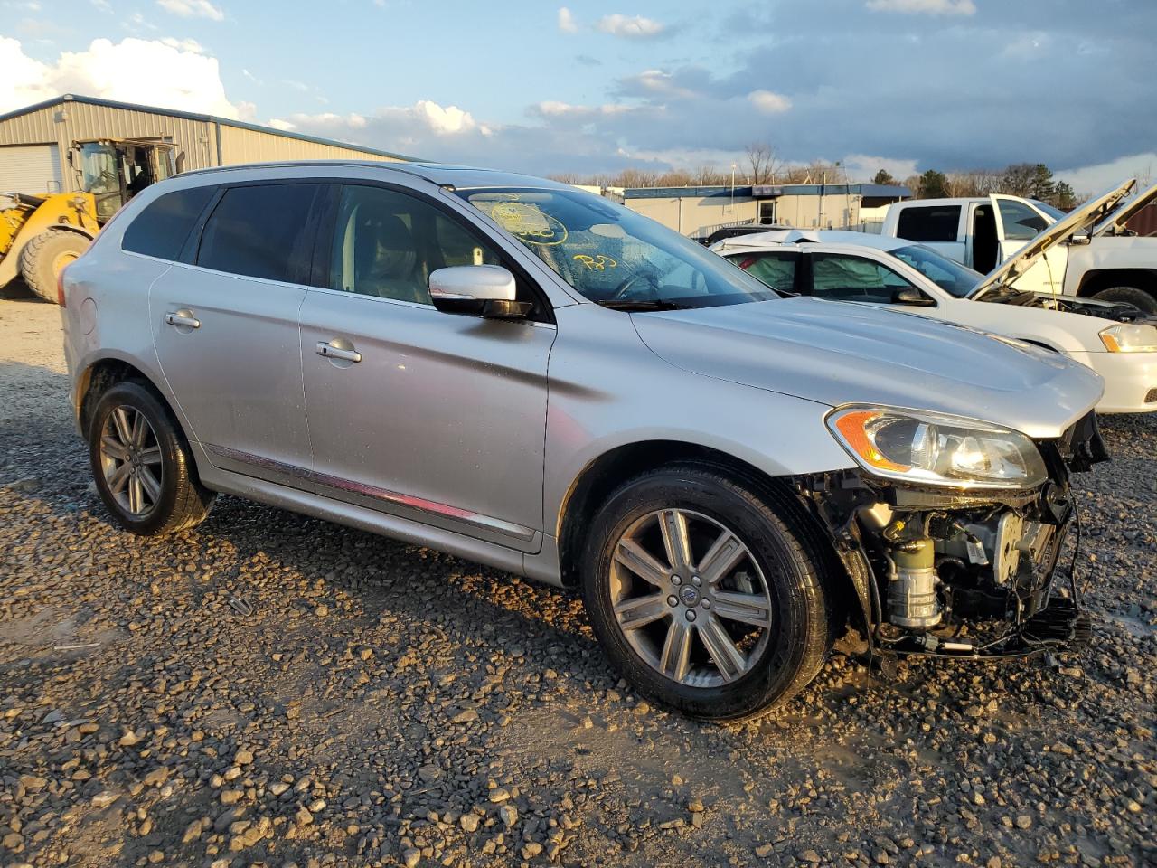 2017 Volvo XC60 - Image 4