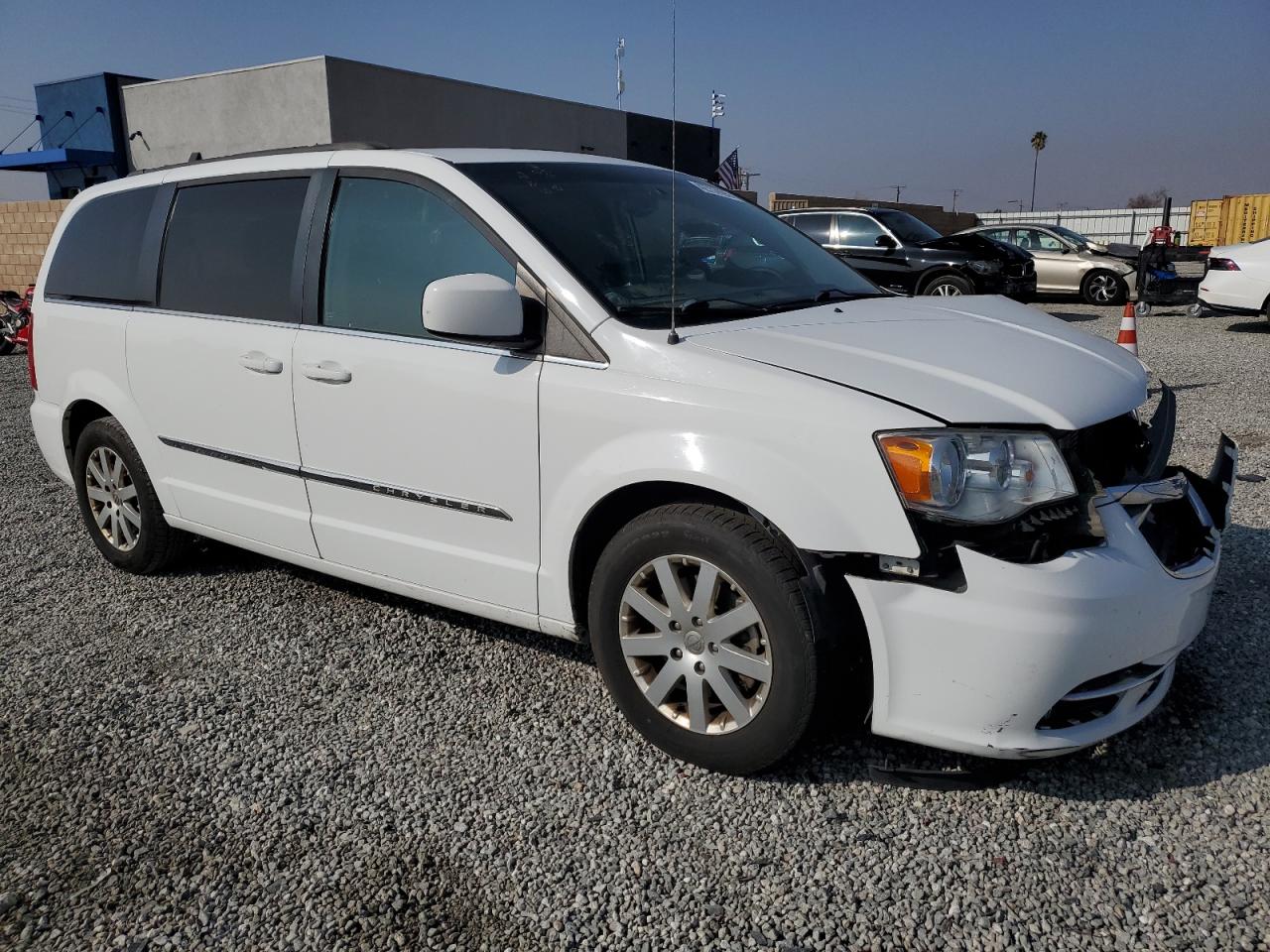 2015 Chrysler Town & Country - Image 4