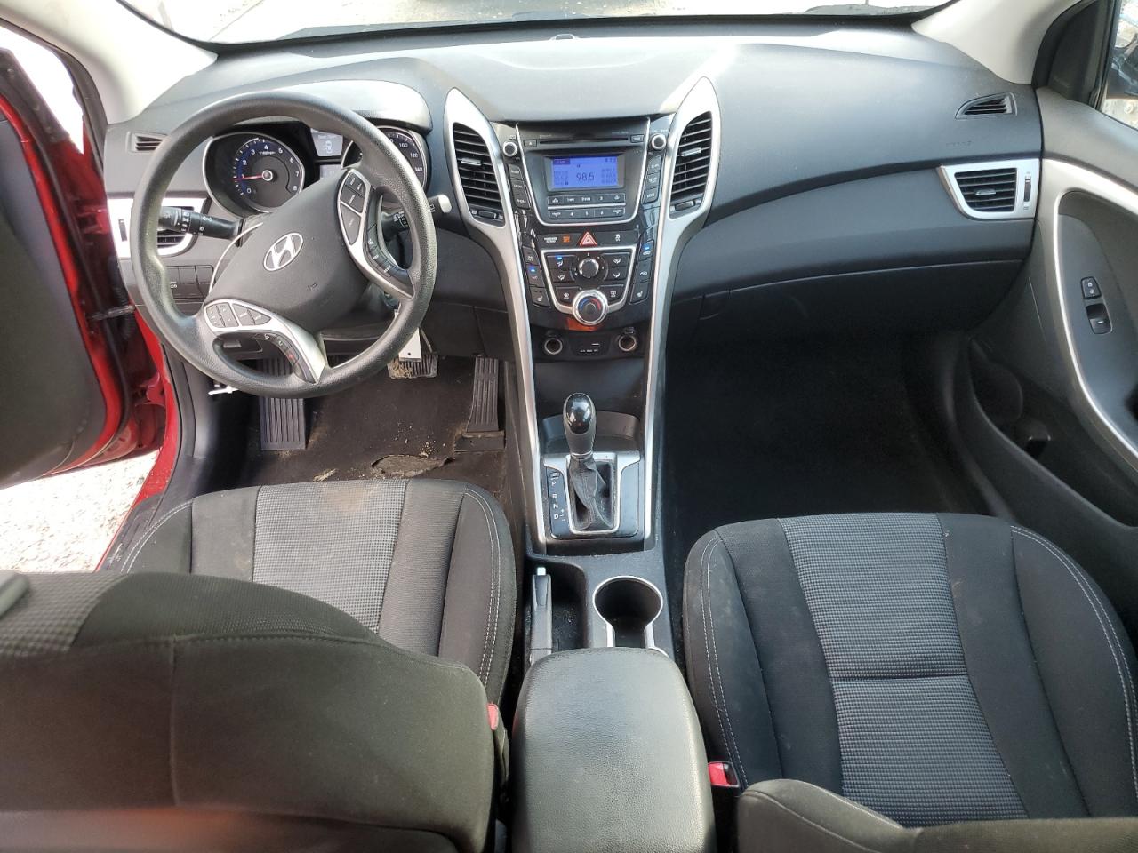 2015 Hyundai Elantra - Image 8