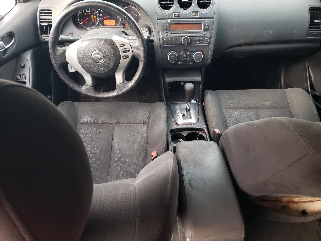 2010 Nissan Altima - Image 8