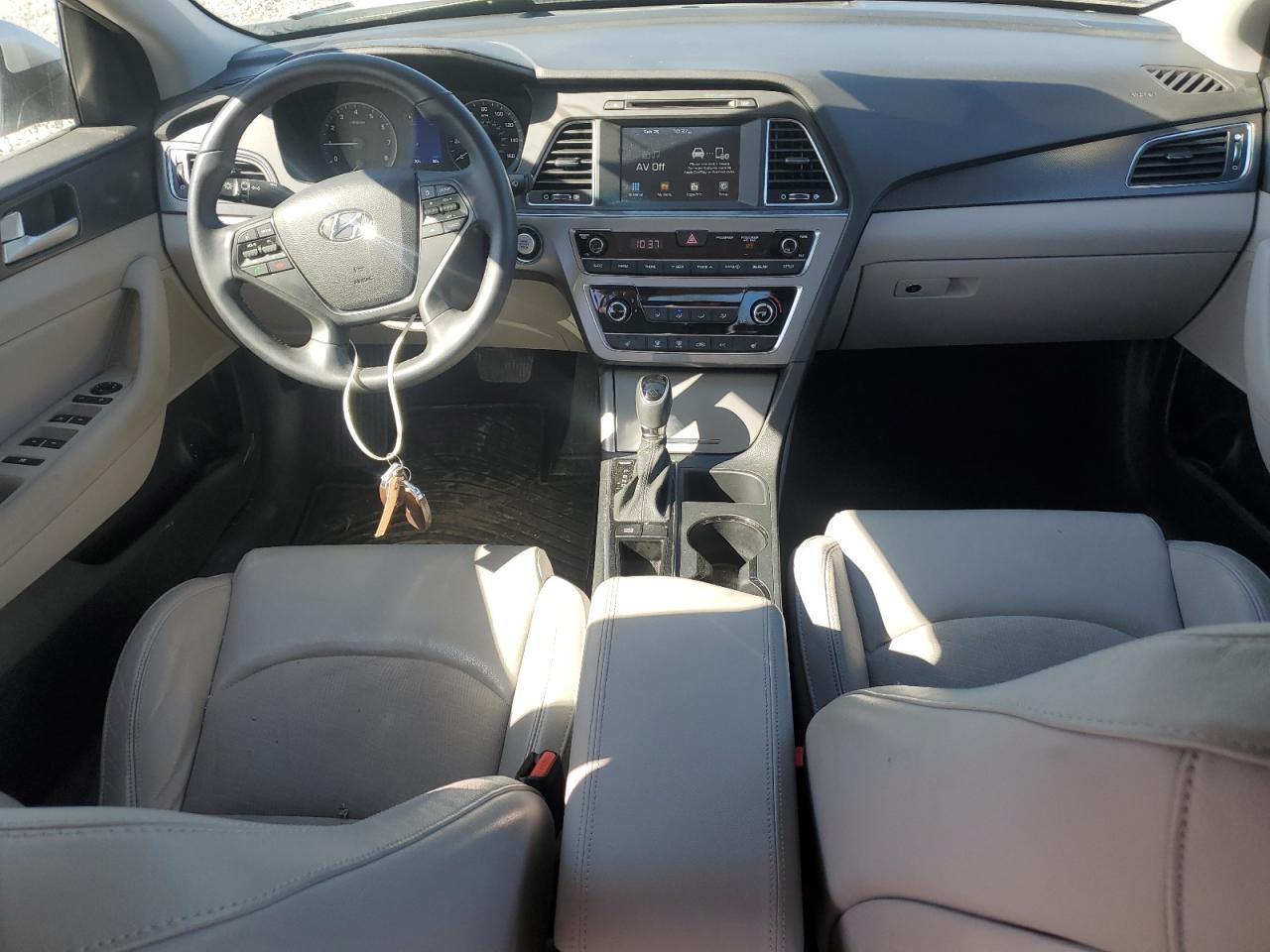 2017 Hyundai Sonata - Image 8