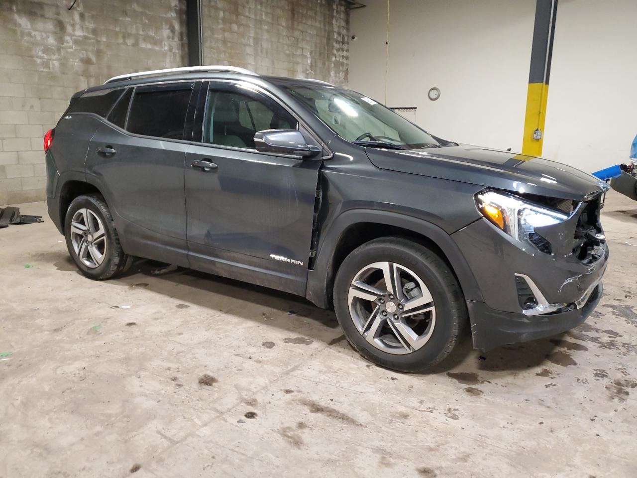 2020 GMC Terrain - Image 4