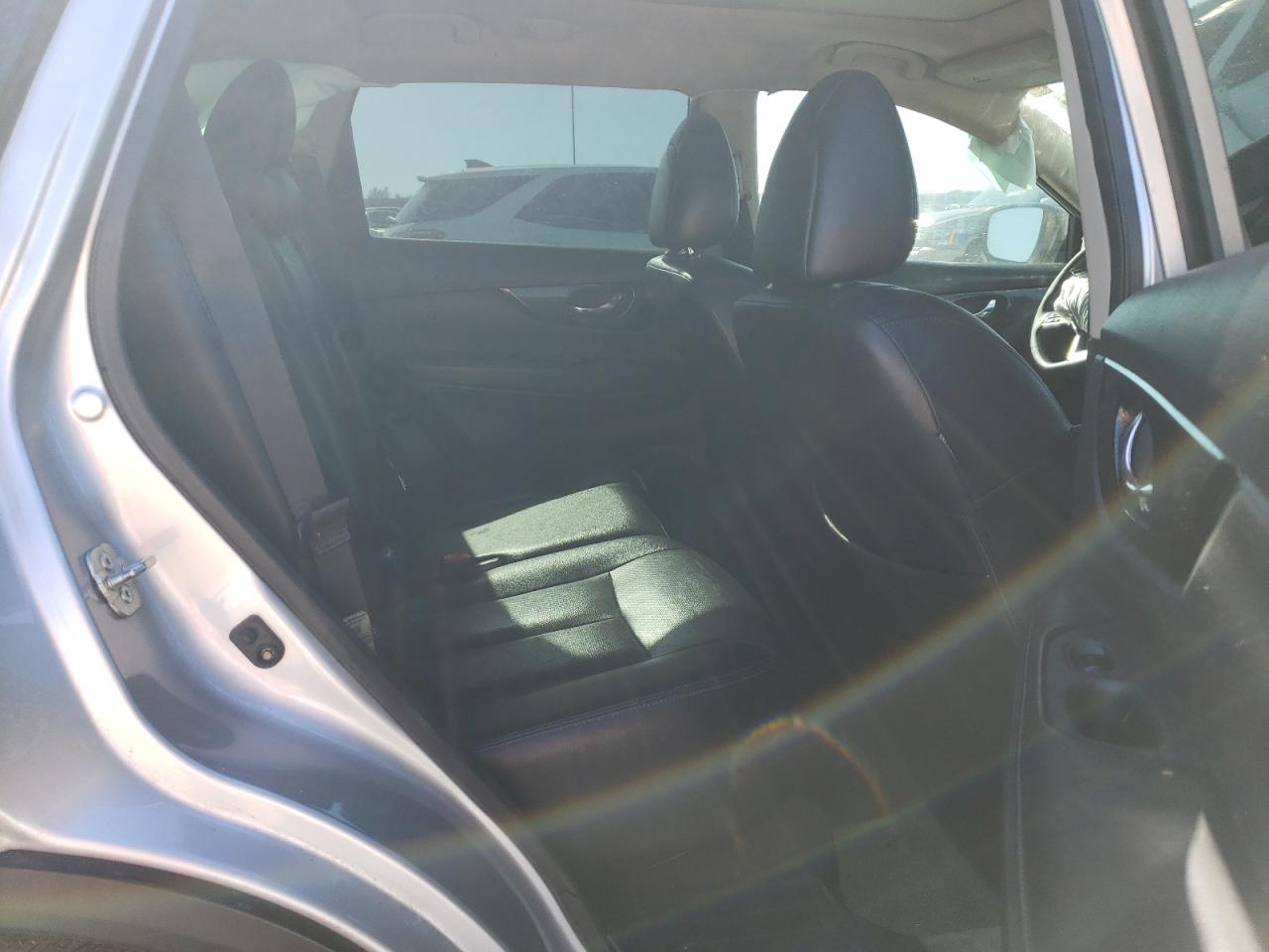 2018 Nissan Rogue - Image 11