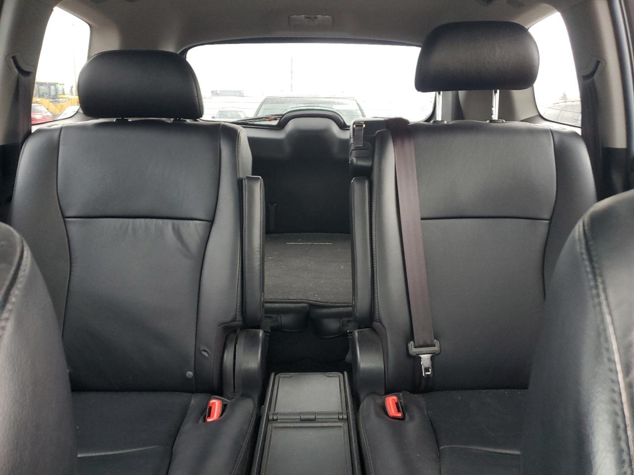 2012 Toyota Highlander - Image 10