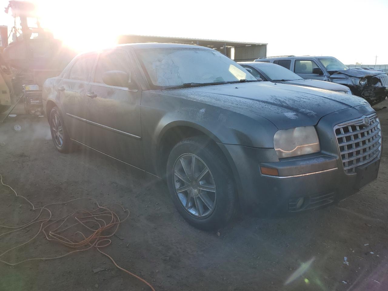 2009 Chrysler 300 - Image 4