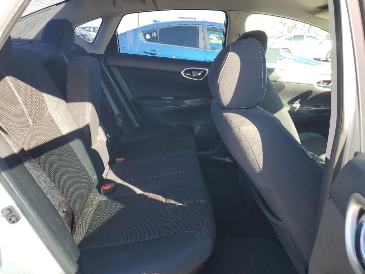2015 Nissan Sentra - Image 10