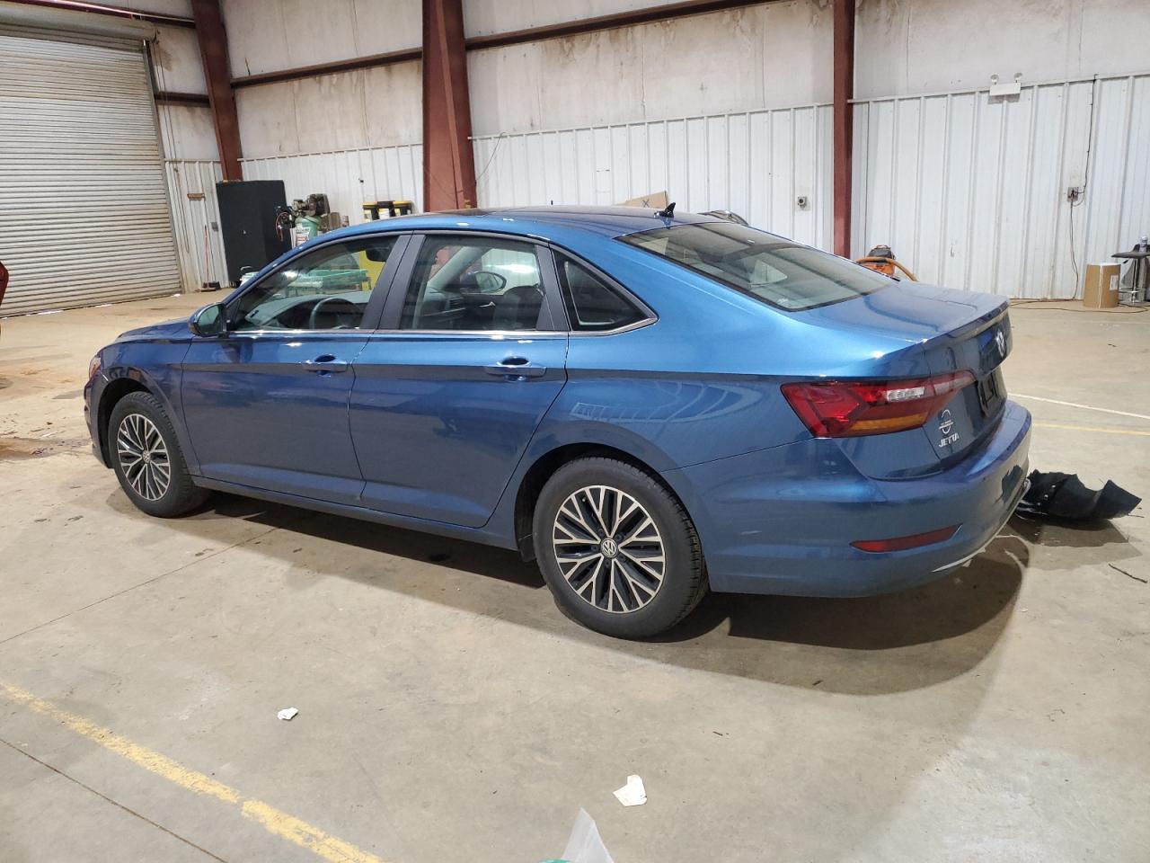 2019 Volkswagen Jetta - Image 2