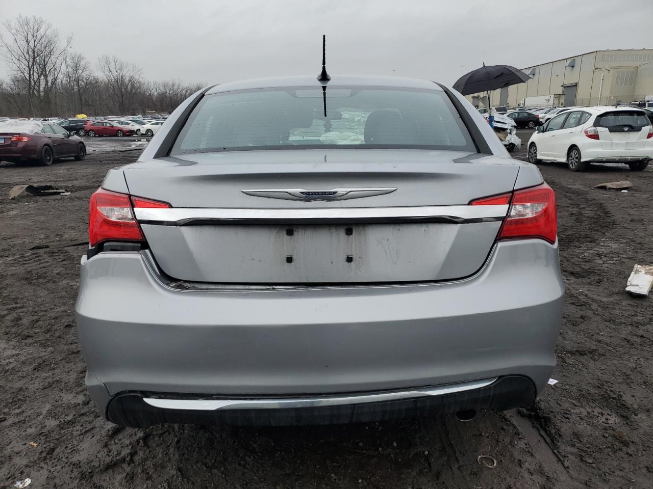 2014 Chrysler 200 - Image 6