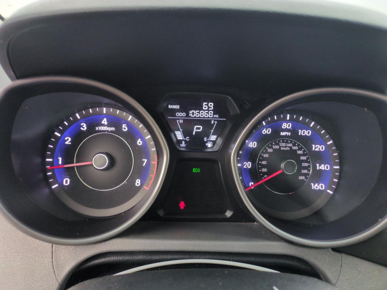 2012 Hyundai Elantra - Image 9