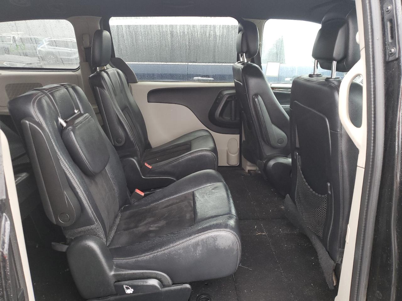 2017 Dodge Caravan - Image 10