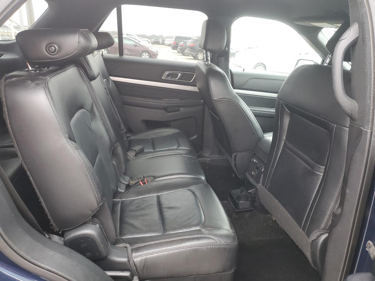 2017 Ford Explorer - Image 11