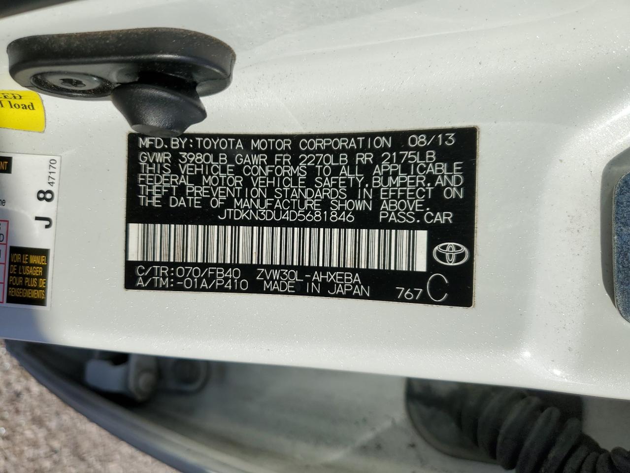 2013 Toyota Prius - Image 12