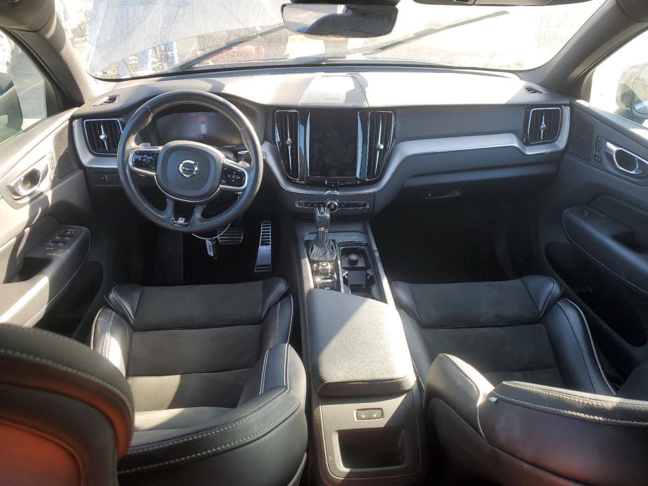2019 Volvo XC60 - Image 8