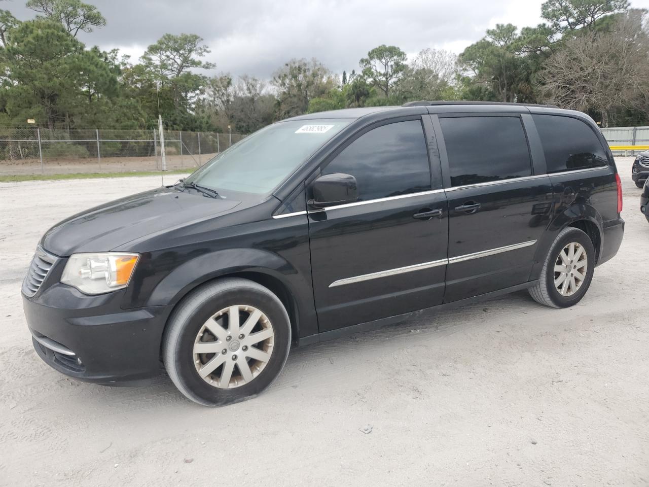 2016 Chrysler Town & Country - Image 1