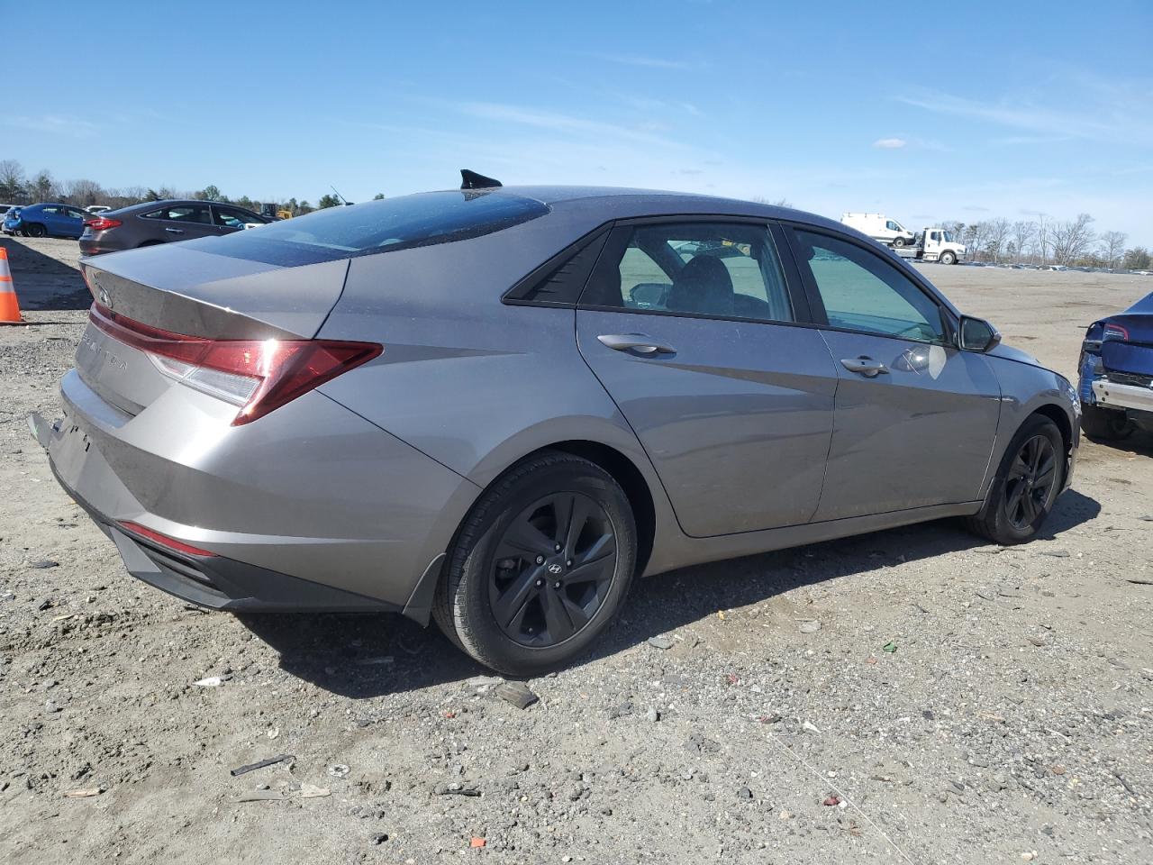 2023 Hyundai Elantra - Image 3
