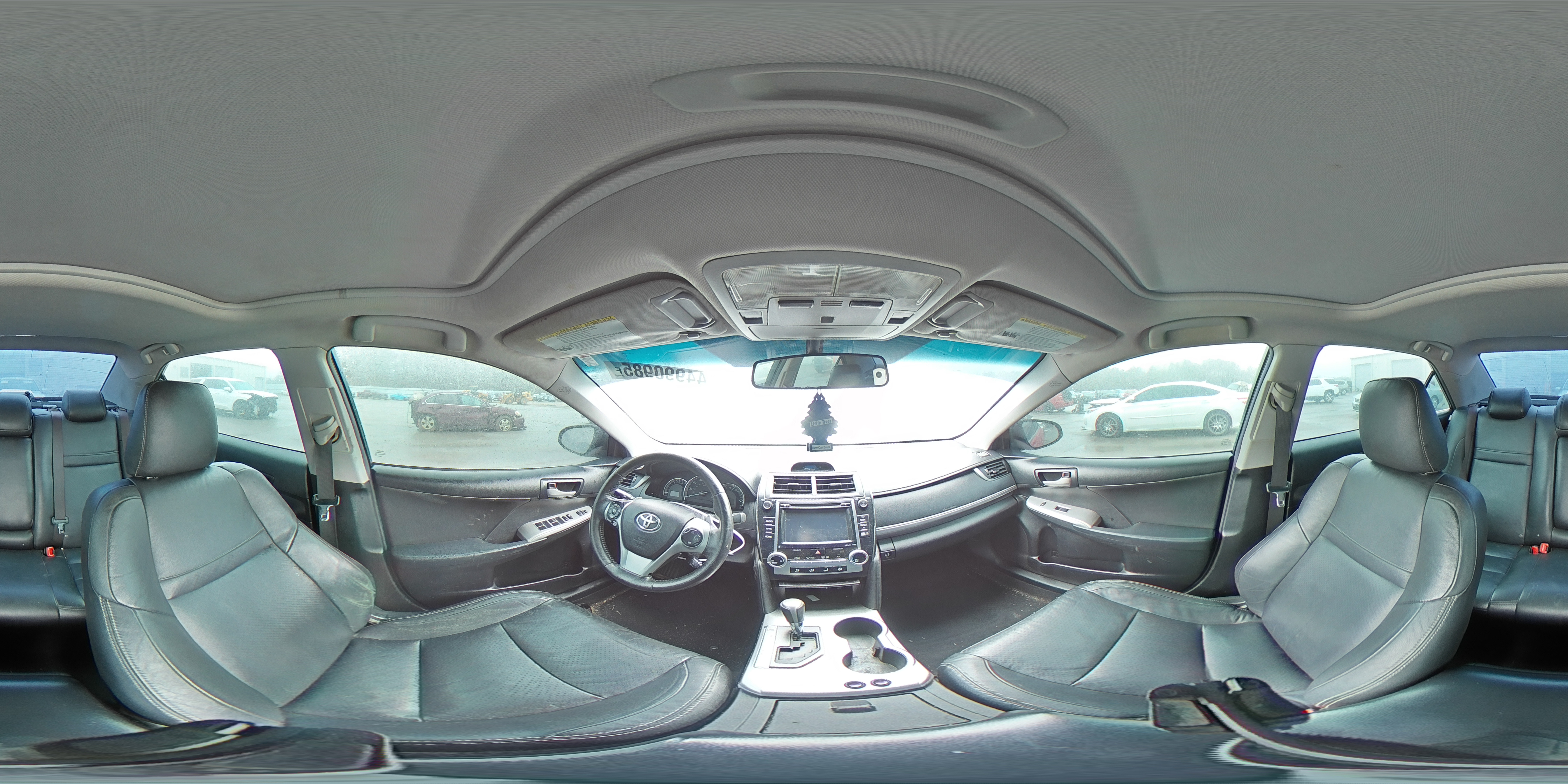 2014 Toyota Camry - Image 13