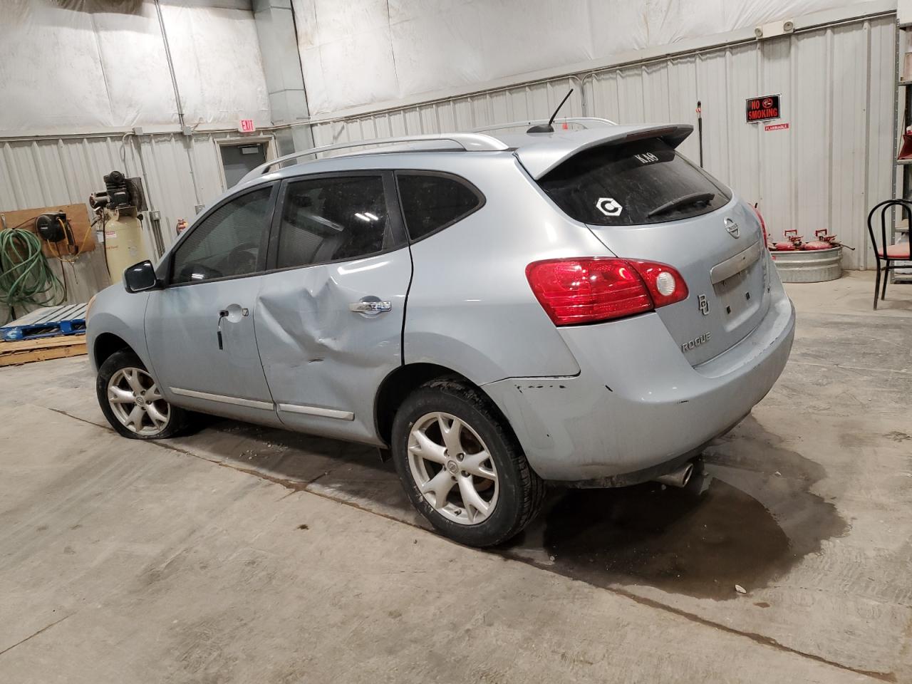 2011 Nissan Rogue - Image 2