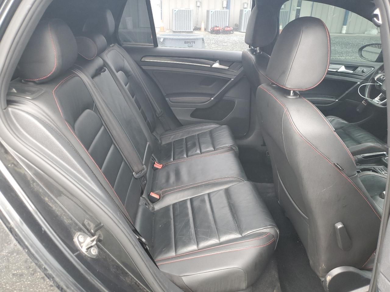 2016 Volkswagen GTI - Image 11