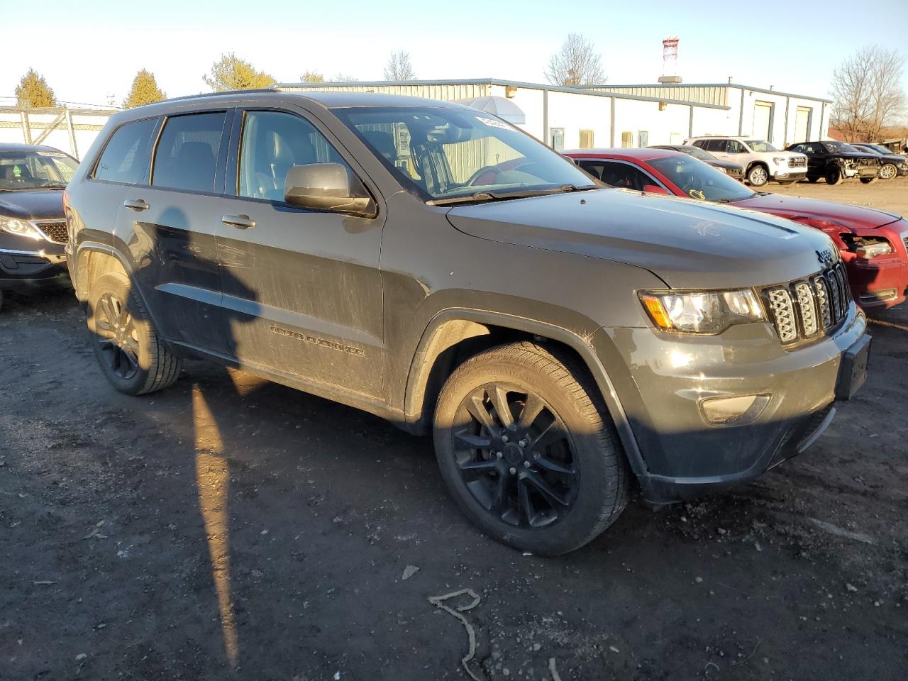 2018 Jeep Grand Cherokee - Image 4