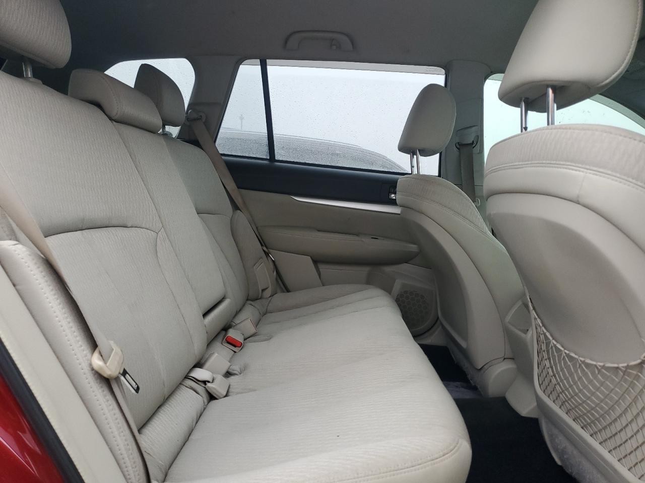 2011 Subaru Outback - Image 11