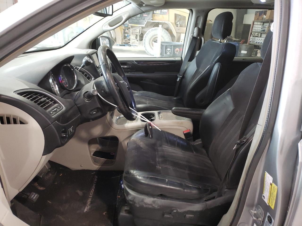 2014 Chrysler Town & Country - Image 7