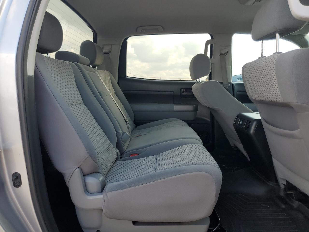 2012 Toyota Tundra - Image 10
