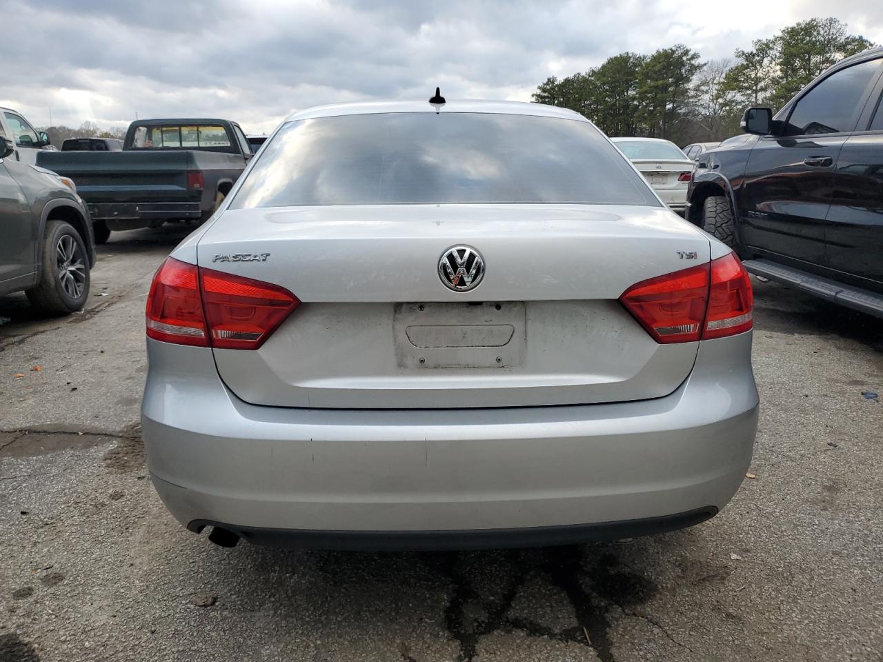 2015 Volkswagen Passat - Image 6