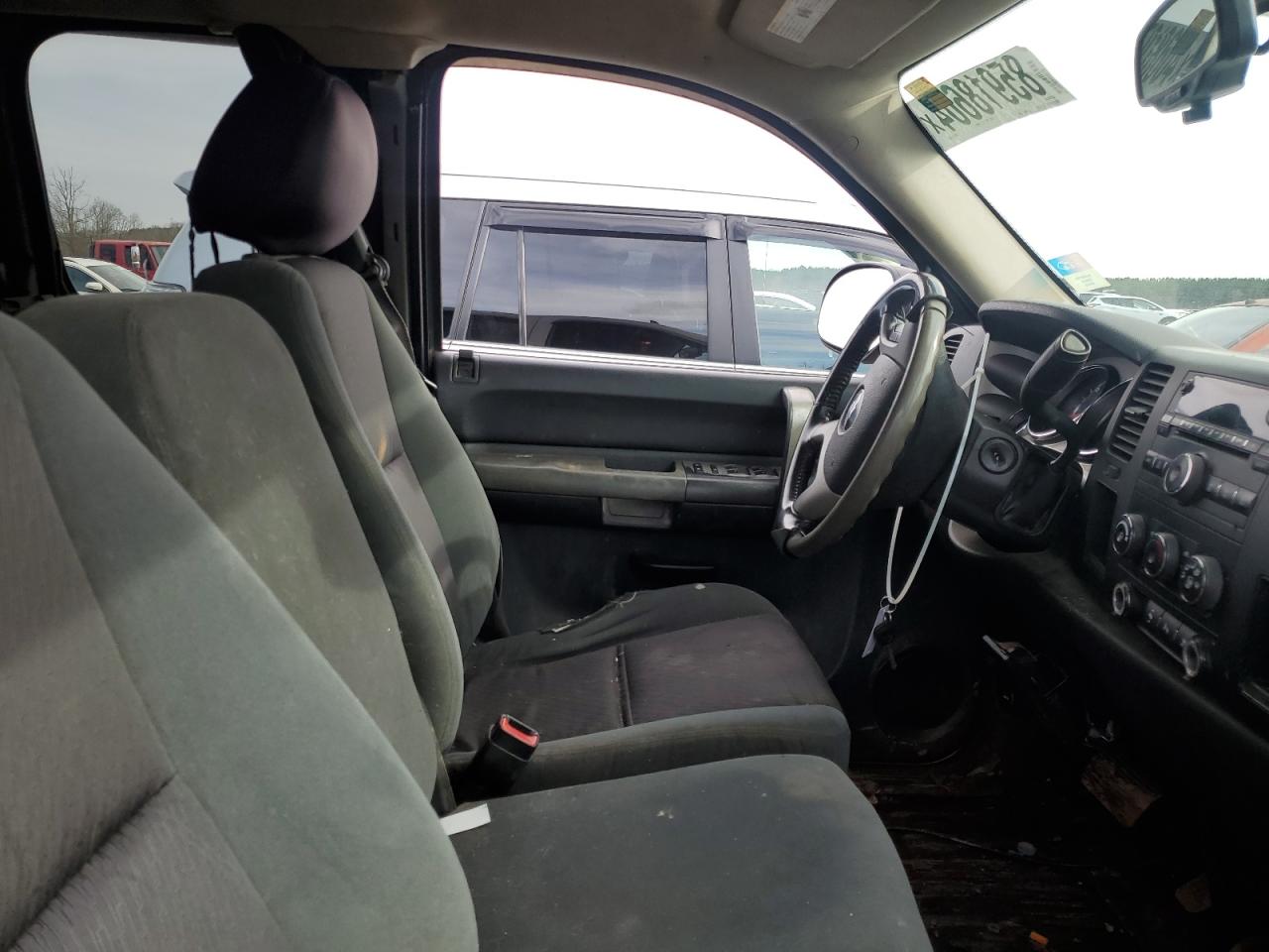 2009 Chevrolet Silverado - Image 7