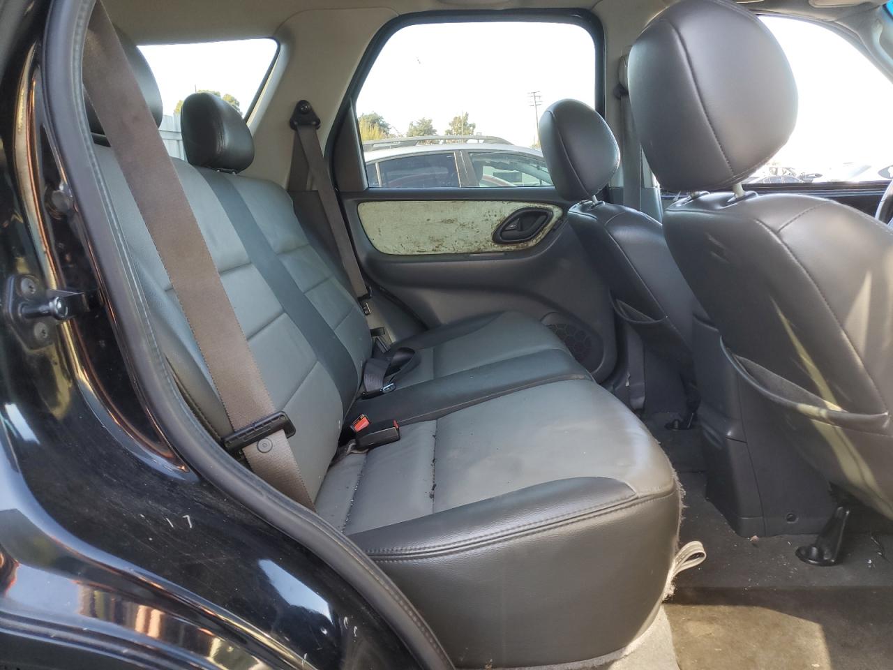 2004 Ford Escape - Image 11