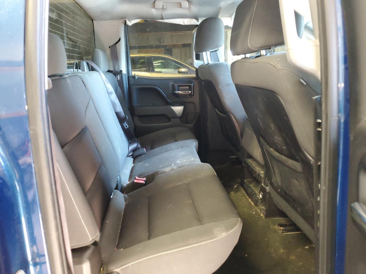 2015 Chevrolet Silverado - Image 10