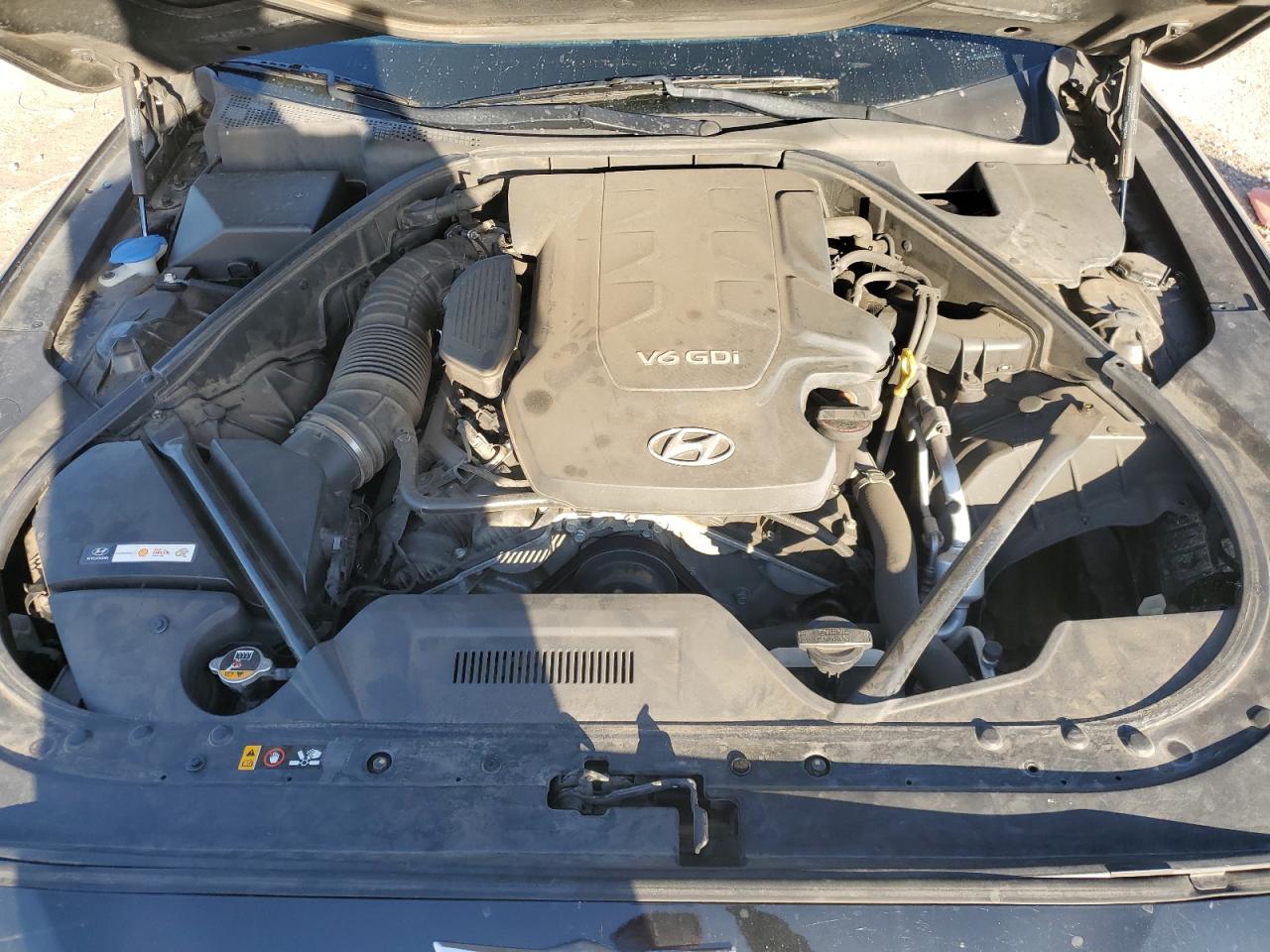 2015 Hyundai Genesis - Image 11