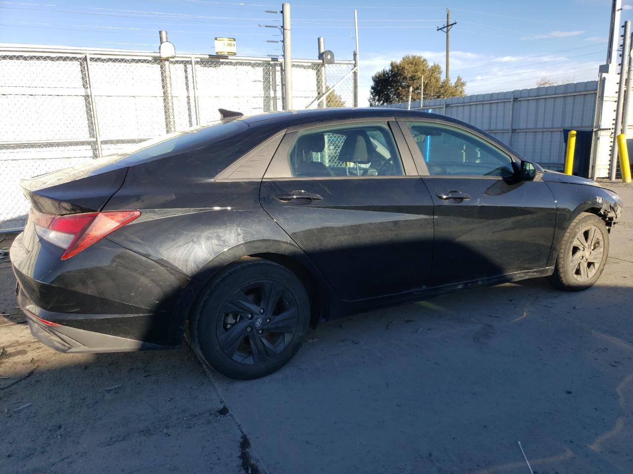 2022 Hyundai Elantra - Image 3