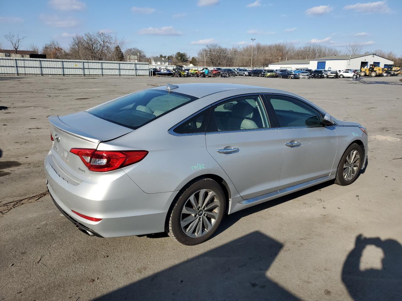 2016 Hyundai Sonata - Image 3
