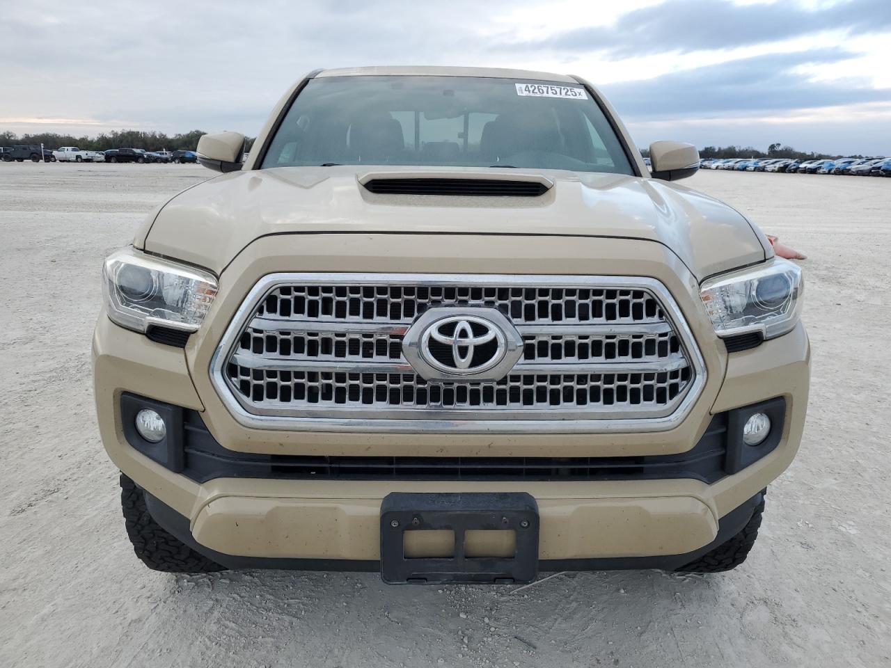 2016 Toyota Tacoma - Image 5