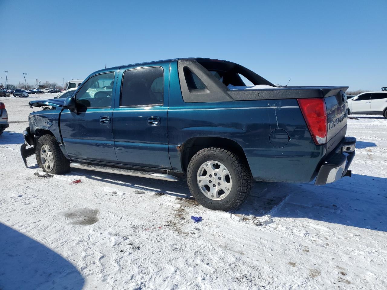 2005 Chevrolet Avalanche - Image 2