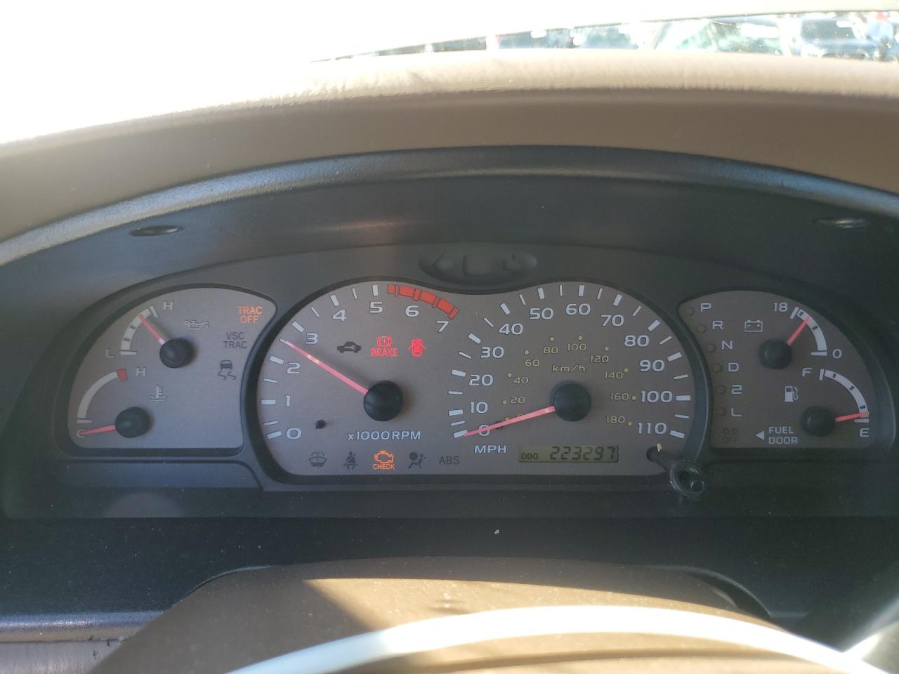 2004 Toyota Sequoia - Image 9