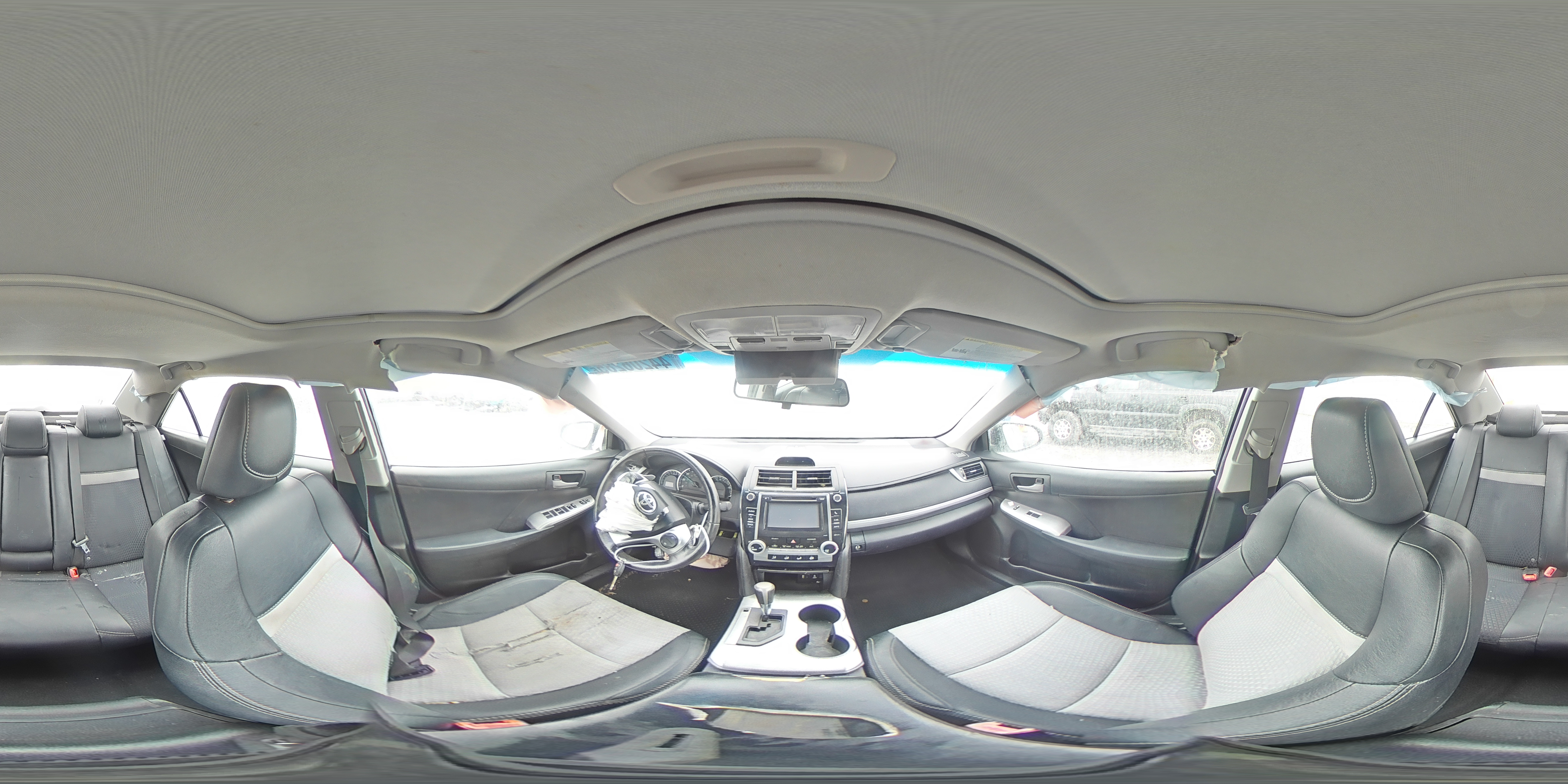 2012 Toyota Camry - Image 13