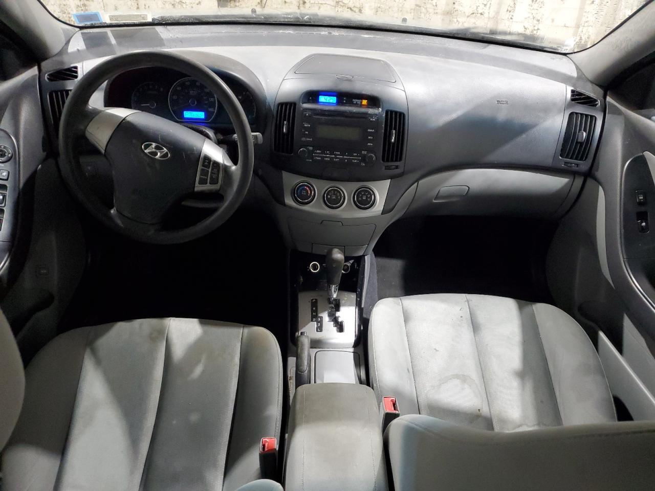2010 Hyundai Elantra - Image 8