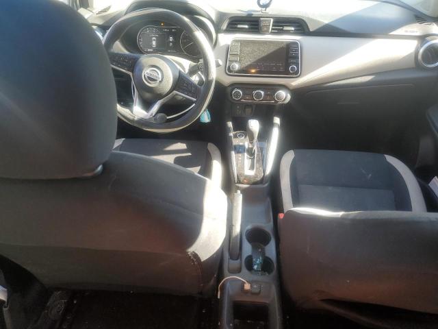  NISSAN VERSA 2021 Srebrny